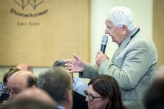 Frauenfeld TG - Informationsanlass der Thurgauer Zeitung im Brauhaus Sternen. Stehend: Willy Läderach, OK-Präsident MXGP Frauenfeld. Bild: Reto Martin