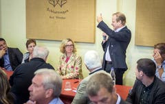 Frauenfeld TG - Informationsanlass der Thurgauer Zeitung im Brauhaus Sternen. Stehend: Beat Oehrli, Direktor der Klinik Schloss Mammern. Bild: Reto Martin