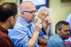 Frauenfeld TG - Informationsanlass der Thurgauer Zeitung im Brauhaus Sternen. Peter Exinger, Blattmacher der TZ. Bild: Reto Martin