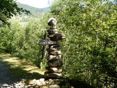 Immer wenn es in den Füssen juckt, ist es Zeit zum Wandern ! Aufgenommen auf dem Erlebnisweg "Schacher Seppli". (Margrith Imhof-Röthlin, Giswil, 10- Juni 2018))