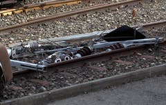 Überreste einer Fahrleitungseinrichtung. (Bild: Geri Holdener, Bote der Urschweiz)