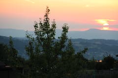 Sonnenuntergang über den Jurahöhen, mit Spiegelung am Hallwilersee. (Bild: Josef Habermacher)