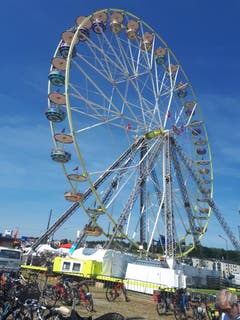 Riesenrad beim Seetalplatz in Emmen. (Bild: Heinrich Inderbitzin)