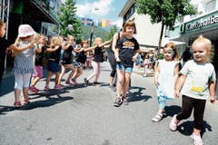 Für einmal gehörte die Bahnhofstrasse ganz den Kindern und Jugendlichen, welche sich am Anlass «Buchs 4 Kids» an vielen Spielmöglichkeiten vergnügen konnten.