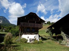 Neben dem Haus "Furren" in Giswil steht dieser sehenswerte, hochgieblige Spycher, erbaut im 18. Jahrhundert. Man kann nur hoffen, dass er noch weiterhin so gut gepflegt wird und somit noch vielen Generationen erhalten bleibt. (Bild: Margrith Imhof-Röthlin)