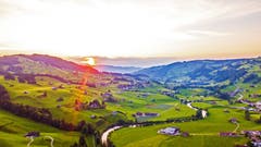 Abendstimmung in Nesslau (Bild: Renato Maciariello)