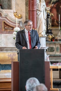 Bildungsdirektor Franz Enderli hält eine Rede. (Bild: Izedin Arnautovic, 15. Juni 2018)