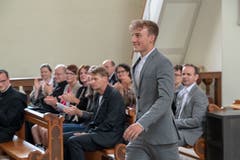 Raffael Kaufmann holt sein Zeugnis ab (Bild: Izedin Arnautovic, 15. Juni 2018)