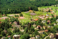 Das Areal des Kinderfestes 2002 auf dem Rosenberg aus der Luft. (Bild: Philip Baer)