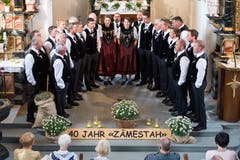 Der Jodelklub Edelweiss von Romoos stellte seinen Vortrag unter das Motto "Zämestah" (Bild: Eveline Beerkircher)