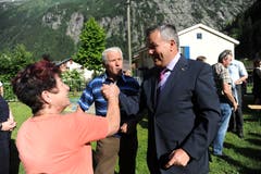 ... und vielen Gratulationen sowie guten Wünschen zur Wahl. (Bild: Urs Hanhart (Göschenen, 20. Juni 2018))