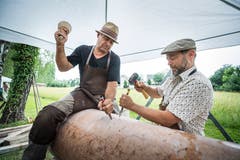 Die zwei Kuratoren der Frauenfelder Bildhauerwoche 2018 Markus Graf und Gabriel Mazenauer. (Bild: Andrea Stalder)