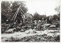 Arbeiter bei der Ausbruchsstelle oberhalb der Staatsstrasse. (Bild: Staatsarchiv SG)