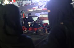 Eine Frau im Niqab auf der Gokart-Strecke. Bild: Sean Gallup/Getty (Jeddah, 21. Juni 2018)