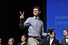 Besonderen Grund zur Freude hatte Stefan Walker aus Altdorf: Er schloss die Matura als Bester ab. (Bild: Urs Hanhart (Altdorf, 22. Juni 2018))