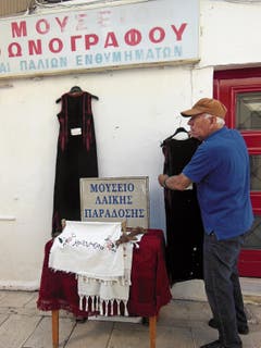 Dimitros Kotopodis betreut in Lefkada (Lefkas) ein Museum.