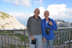 Mario und Patricia aus Oberwil (Baselland) wurden über das Internet auf die Steinbock-Safari aufmerksam und haben sofort gebucht. (Bild: aho)