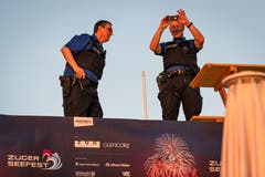 Auch sie sind vom Sonnenutergang fasziniert (Bild: Christian H. Hildebrand, 23. Juni 2018).