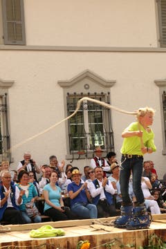 Schon ein kleiner Meister im "Geislechlöpfe" Fantasievolle Fixierung für einen guten Stand. Bild: Irene Wanner