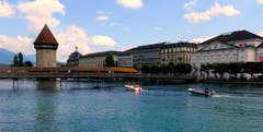 Diese Touristen konnten kurz vor dem Nadelwehr gestoppt werden. (Bild: Walter Buholzer (Luzern, 25. Juni 2018))