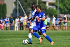 Luzerns Oliver Custodio (vorne) gegen Winterthurs Ousmane Doumbia (Bild: Martin Meienberger / Freshfocus (Luzern, 23. Juni 2018))