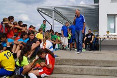 Peter Sommer, Präsident des FC Sirnach, bei seiner Ansprache vor der Pokalübergabe.