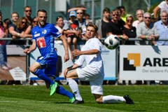 Luzerns Christian Schneuwly (links) gegen Winterthurs Enrique Wild. (Bild: Martin Meienberger / Freshfocus (Luzern, 23. Juni 2018))