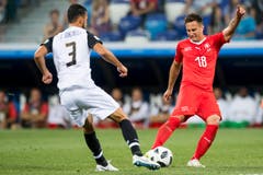 Mario Gavranovic (rechts) gegen Giancarlo Gonzalez. (Bild: Laurent Gilliéron / Keystone)