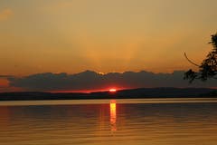 Sonnenuntergang am See in Sempach. Bild: Irene Wanner