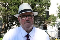 SVP-Fraktionschef Peter Waser mit Sonnenhut. (Bild: Sepp Odermatt (Stansstad, 27. Juni 2018))