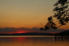 Sonnenuntergang am See in Sempach. Bild: Irene Wanner