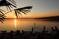 Romantischer Sonnenuntergang an der Südküste des Sempachersees. Bild: Xaver Husmann