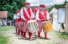 Historischer Handwerker- und Warenmarkt im Schloss Wellenberg.