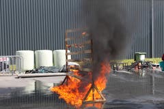 Bei diesem Stunt wird mit dem Feuer gespielt. (Bild: Markus Zwyssig, 3. Juni 2018)