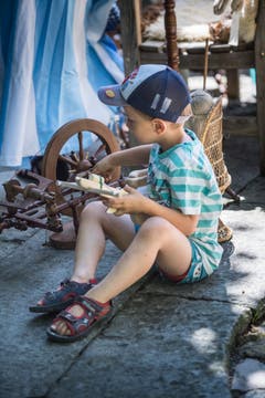 Historischer Handwerker- und Warenmarkt im Schloss Wellenberg.