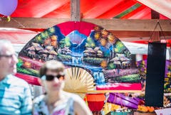 Kreuzlingen TG - Chrüzlingerfäscht. Nationenfest auf dem Boulevard in Kreuzlingen. Viele Länder sind mit einem Stand vertreten und bieten Speis und Trank an.