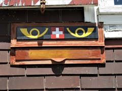 Einen grosser Vorteil hat diese bezaubernde Konstruktion «Briefkasten», so benötigt man keinen Schlüssel. Aufgenommen im Eigenthal. (Bild: Margrith Imhof-Röthlin)