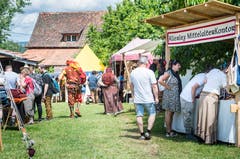 Historischer Handwerker- und Warenmarkt im Schloss Wellenberg.