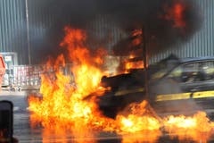 Bei diesem Stunt wird mit dem Feuer gespielt. (Bild: Markus Zwyssig, 3. Juni 2018)