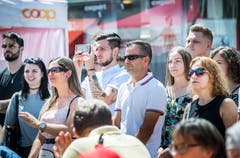 Kreuzlingen TG - Chrüzlingerfäscht. Nationenfest auf dem Boulevard in Kreuzlingen. Viele Länder sind mit einem Stand vertreten und bieten Speis und Trank an.