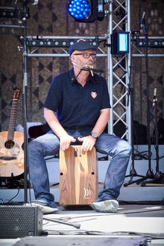 Roland Schwab beim Kinderfest beim Pavillon.