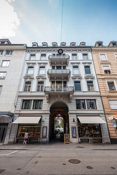 Zürich: Über der trendigen Milchbar schläft man bunt.