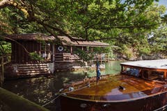 Luzern: Am Ufer des Vierwaldstättersees liegt das schöne Bootshaus.