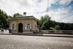 Bern: Das alte Zollhaus auf der Nydeggbrücke.