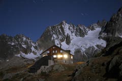Gut beherbergt: Die Sustlihütte auf 2257 Meter über Meer. (Bild: Matthias Gehri).