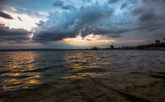 Abendstimmung am Zugersee (Bild: Daniel Hegglin)