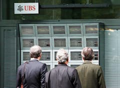 Die UBS schreibt im Jahr 2008 Milliardenverluste wegen Ramschpapieren. (Bild: KEY)