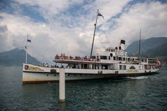 Das Dampfschiff «Stadt Luzern» bei der Anfahrt zur Schiffsstation Beckenried.