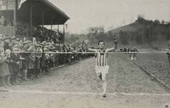 1930 findet auf der Allmend zum ersten Mal die Leichtathletik- Schweizer-Meisterschaft statt. Im Cross-Lauf siegt Hans Wehrli.