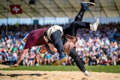 Joel Wicki (unten) gegen Christian Stucki im Schlussgang. (Bild: Philipp Schmidli)
